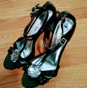 Stunning Sexy Shiny/Black/Silver MaryJane Heels